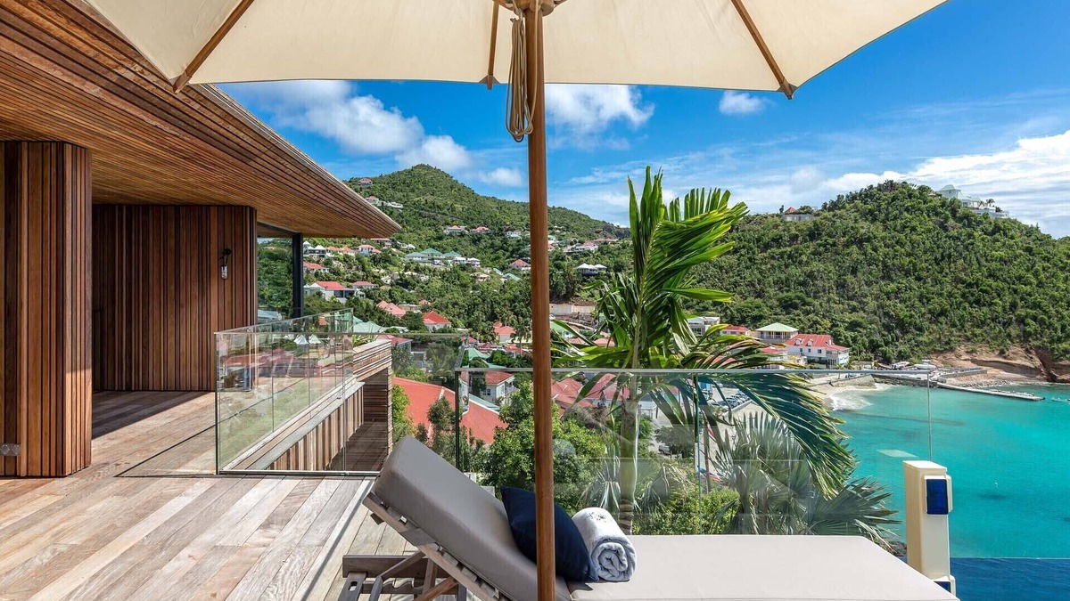 Corossol Villa | June- 6 bedrooms and gorgeous views over the entrance to Gustavia harbor