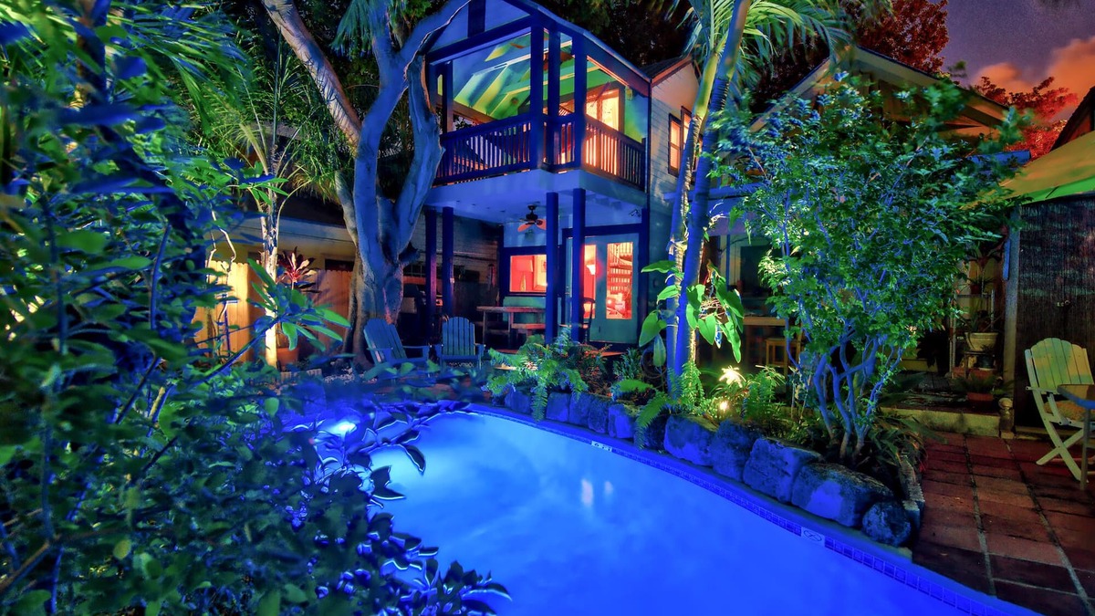Old Town House | June & August 2026 now available! Old Town PRIVATE 3BR Lagoon Pool& FIVE stars!