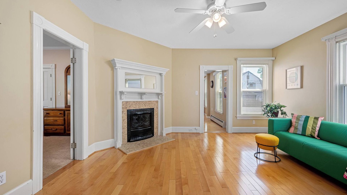 Worcester Apartment | June’s Place: A Centrally located Charming apartment