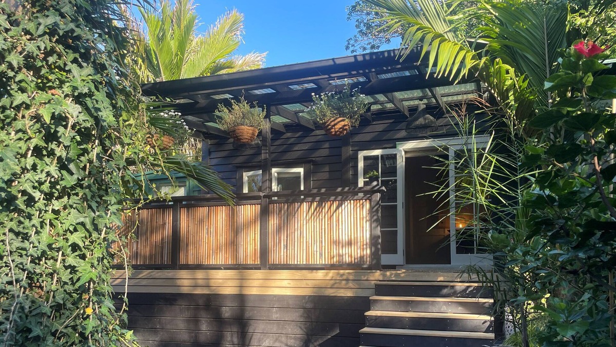 Palm Beach Cottage | Jungle Cottage Escape