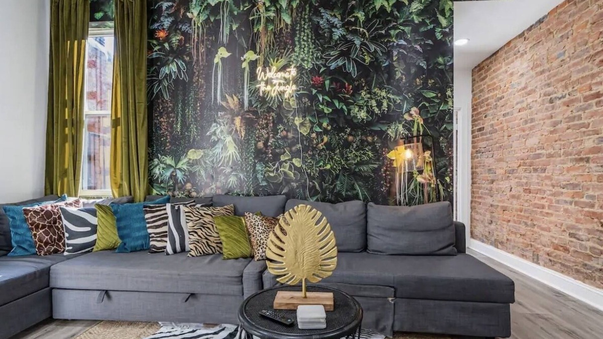 Downtown Baltimore Apartment | Jungle Dream Loft! 3 Bed/Wine/Balcony/Parking!
