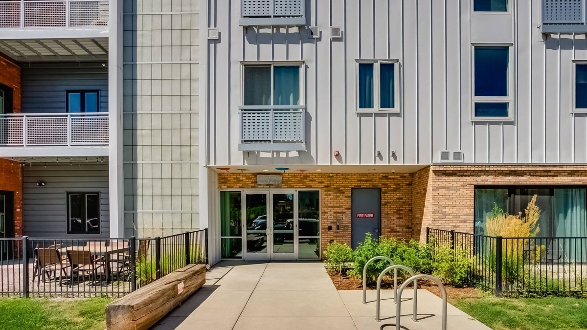 Five Points Condo | Jungle House: 2 Bed Condo w/parking & Patio