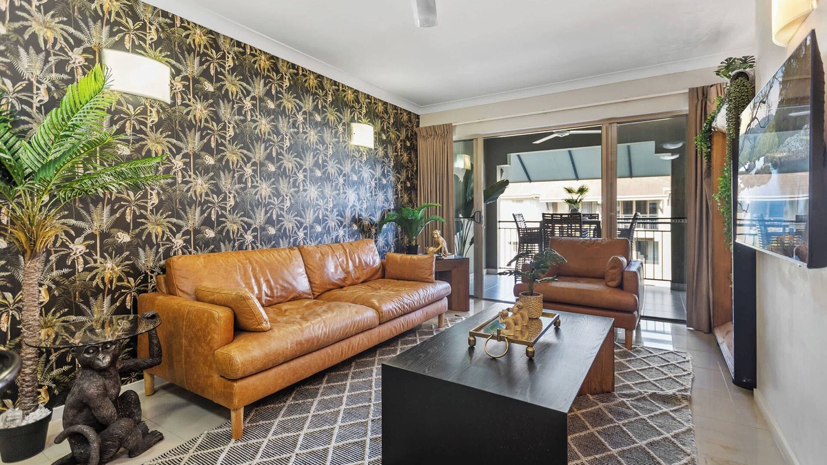 Westcourt Apartment | Jungle Retreat - 9 Pools, Gym & BBQ