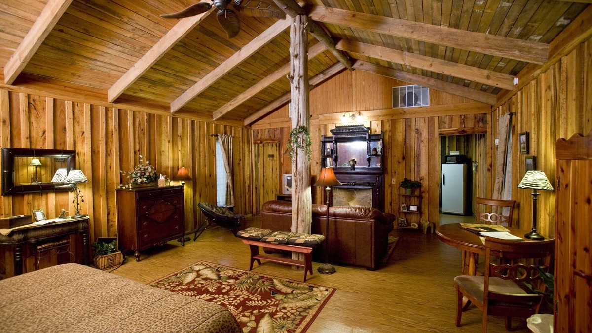 Hot Springs Cabin | Jungle Suite at Ranch Valley Panther Valley
