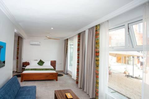 Kokrobite Hotel | Junior Suite Earth - 5C
