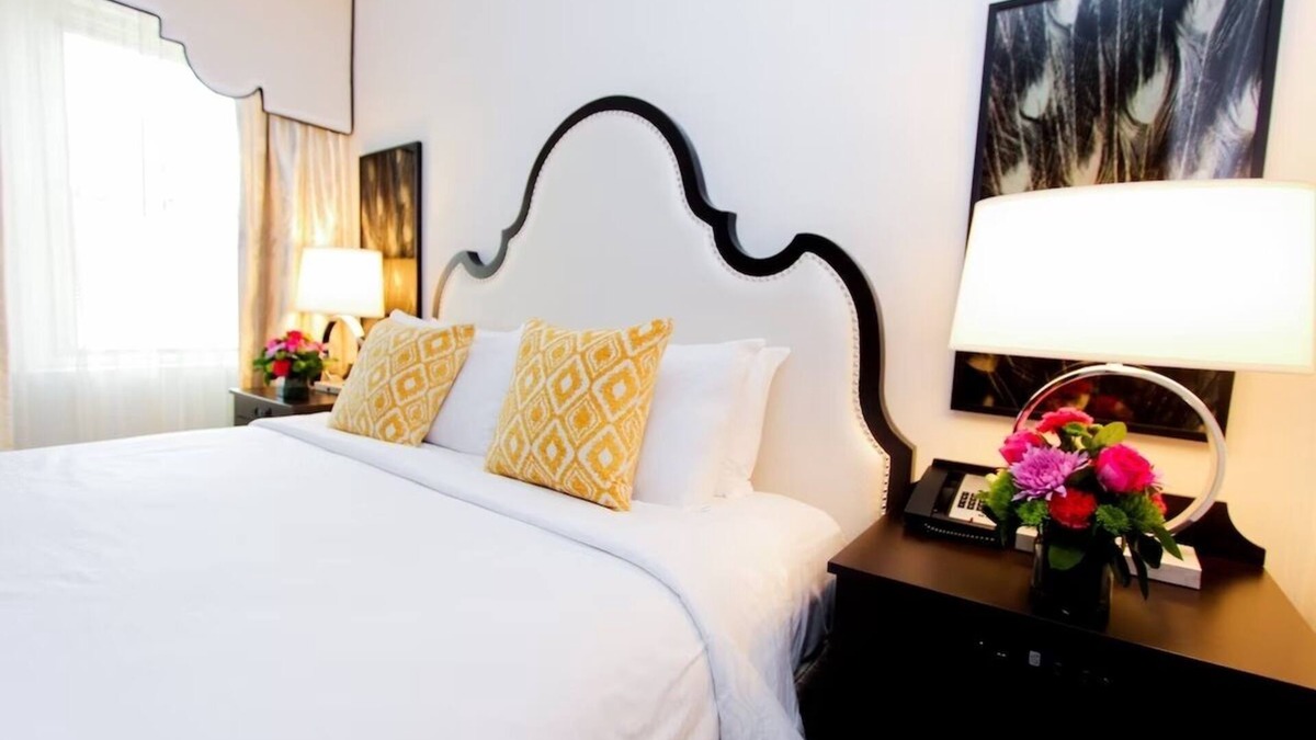 Kalorama Heights Hotel | Junior Suite King, Churchill Hotel, Efficient Service, Near Attractions