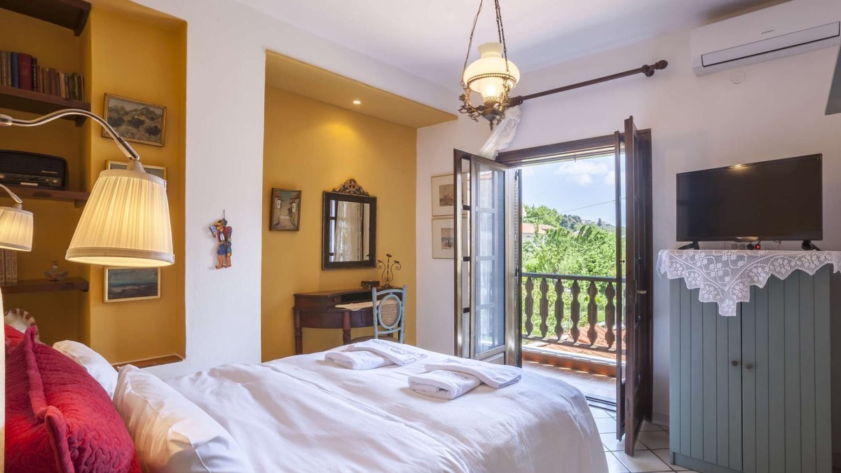 Paradhisos Hotel | Junior Suite with balcony