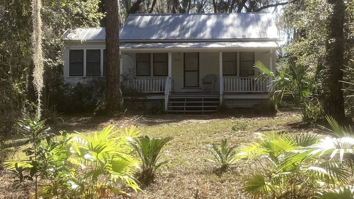 Micanopy Cottage | Juniper Cottage — In the Heart of Old Florida