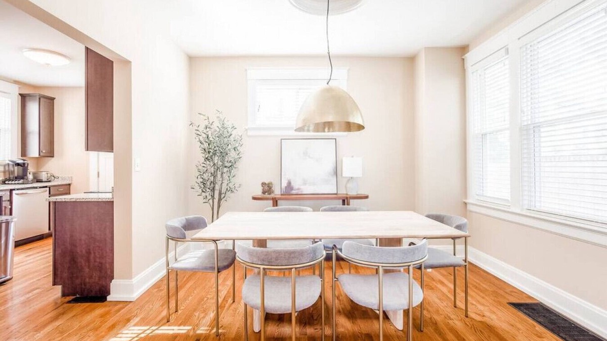Oakley House | Juniper Hyde Park: 3B House Walk to HP Square, Wasson Trail