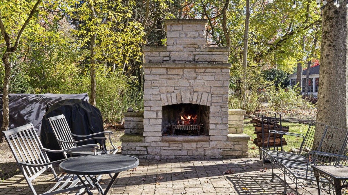 Michiana House | Juniper Presents Awsme Vacay Spot: Firepit, BB Hoop, Games + 2 min. Walk 2 Beach