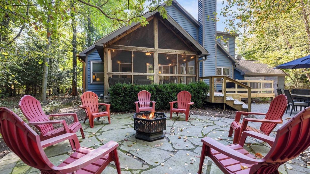 Three Oaks House | Juniper Presents: Blue Beech Cottage w/Hot Tub, Swim Spa, Firepit on 1.25 Acres