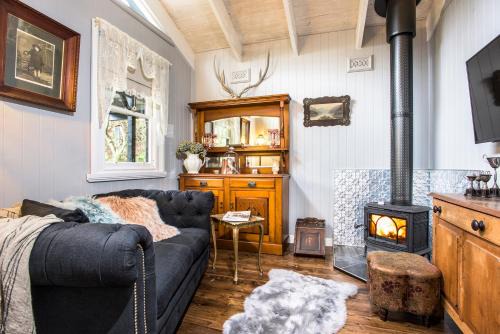 Ferny Creek House | Juniper & Rye cottage for two