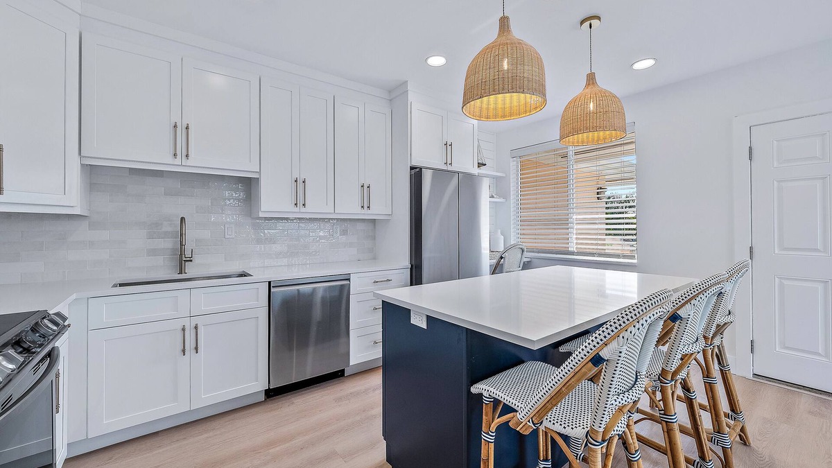 Jupiter Bay Condo | Jupiter beach 1 Bedroom Villa Newly Renovated walking distance to beach