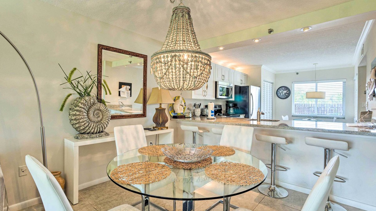 Sea Palms Apartment | Jupiter Condo w/Pool Access, Walk to Beach!