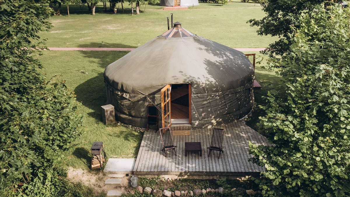 Darsuniskis Cabin | Jurta in der Natur am Fluss im Wald.gerne mit Kindern und Haustieren