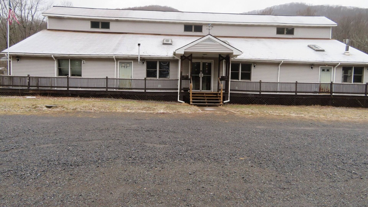 Benton Bed & Breakfast | Just 15 minutes from Ricketts Glen State Park, Restaurant and Bed & Breakfast