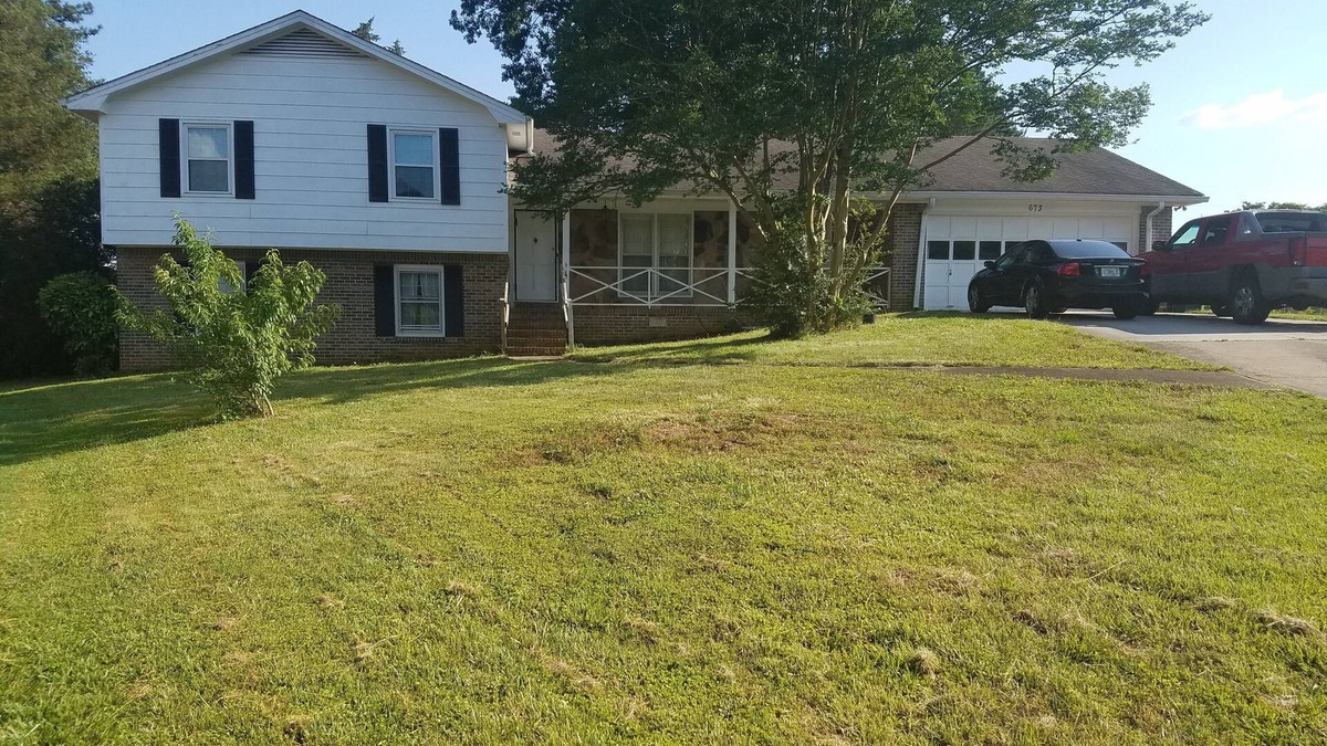Lilburn House | Just 15 Minutes From Stone Mountain Park!