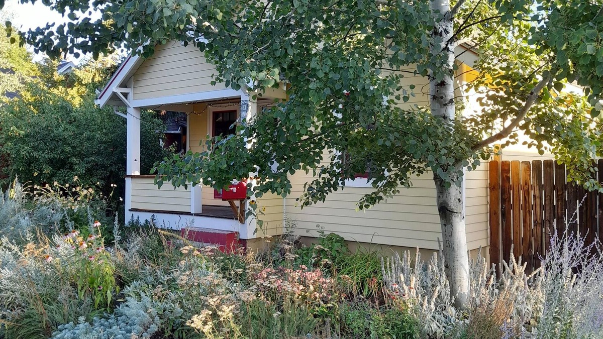 Bozeman House | Just 3 blocks from Main Street of Downtown Bozeman with large private yard!