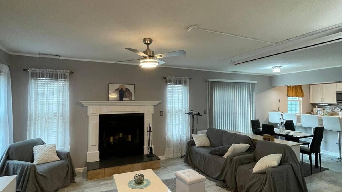 Northwest Condo | Just a 15-min drive from VA Beach Oceanfront and 20 min from Sentera Hospital.