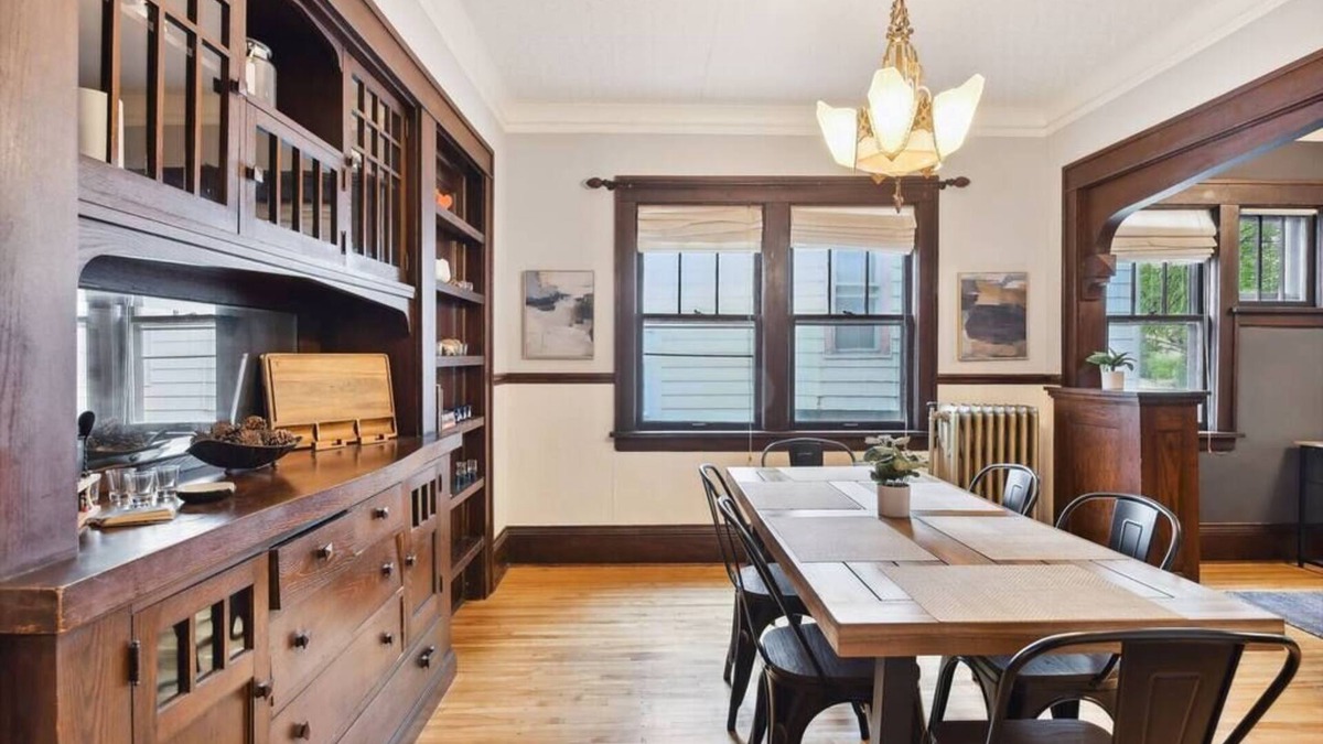 Linden Hills House | Just A Short Stroll to Lake Harriet & Restaurants!