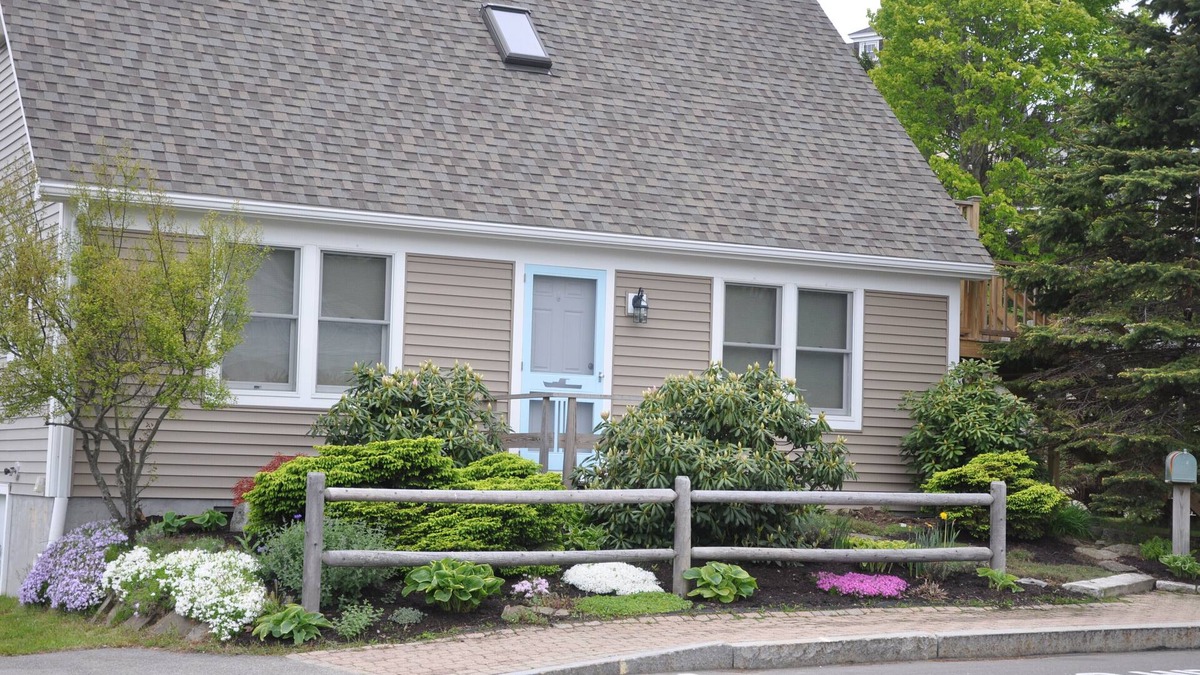 Boothbay Harbor Apartment | Just a short walk to shops, restaurants, and the town dock.