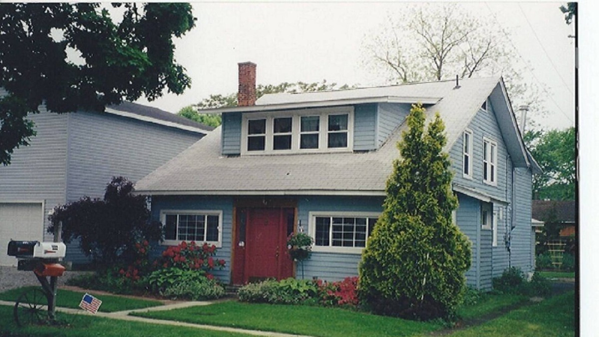 Mitiwanga Cottage | Just a short walk to the sands of Lake Erie.