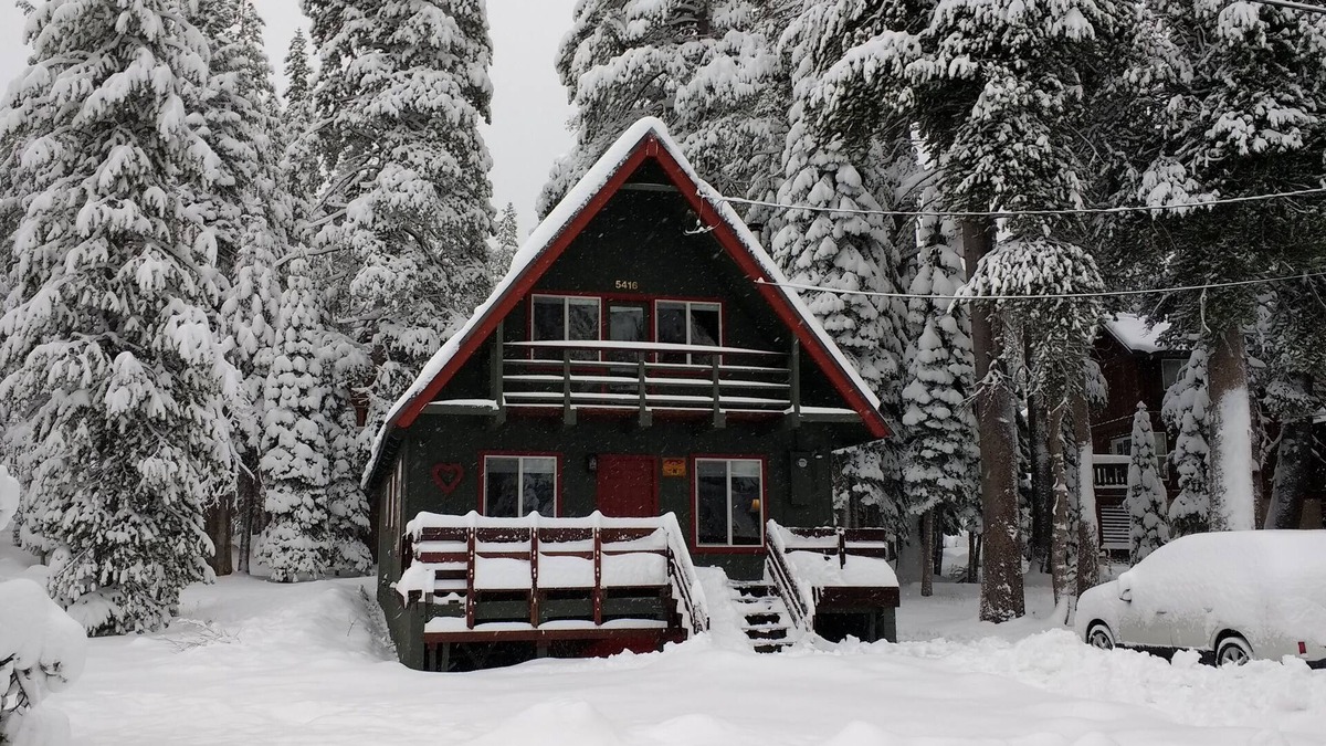 Serene Lakes Cabin | Just Across From Serene Lakes. 5A-Chalet. Enjoy The Peace And Comfort!