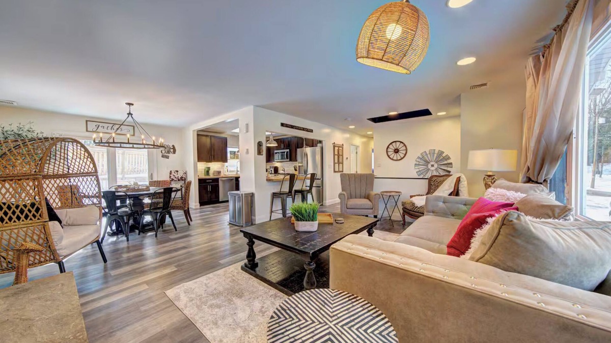Tafton House | Just another GEM W OPENED Heated POOL & HOT TUB