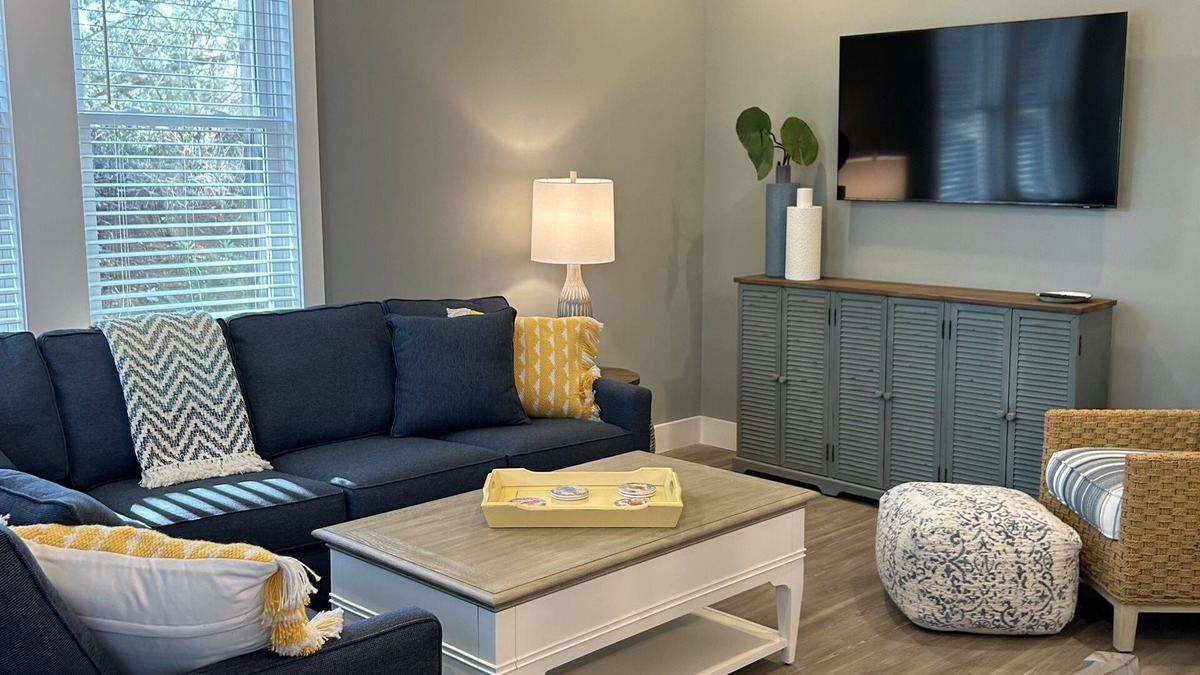 Corolla Condo | Just Beachy! Short Walk To The Beach