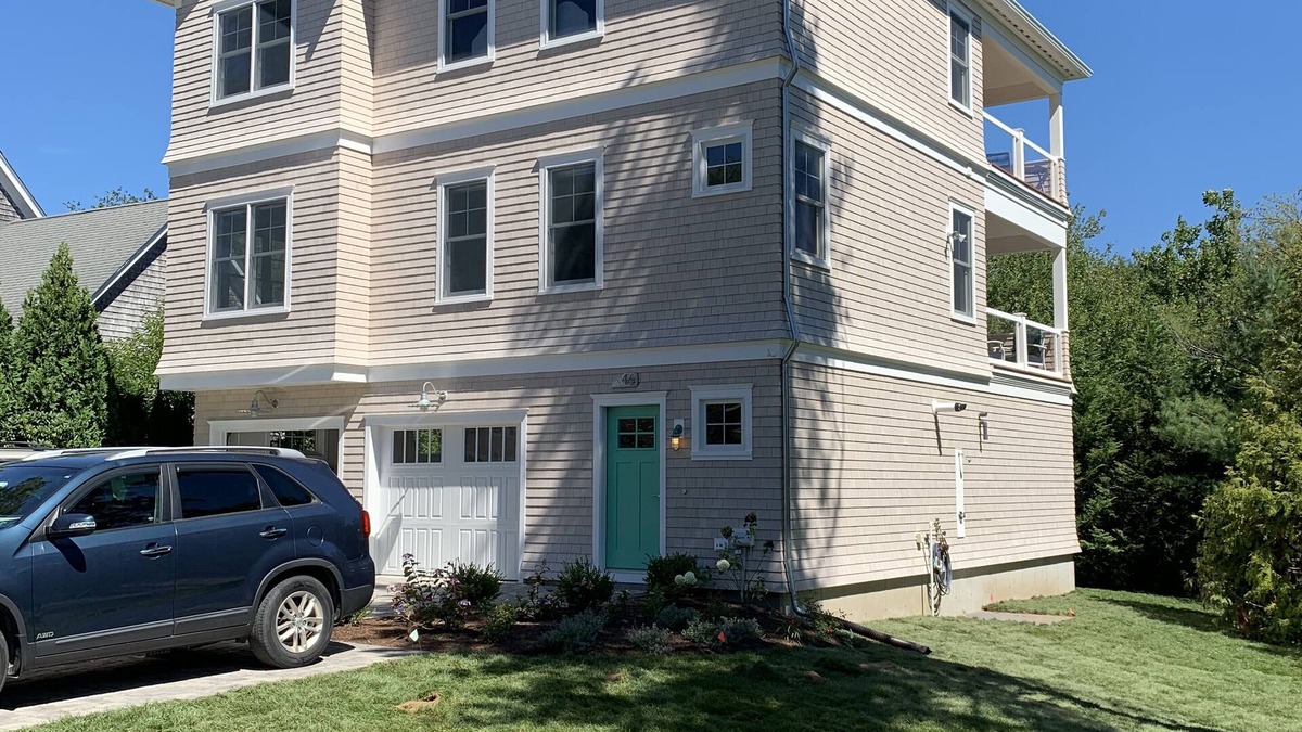 Bonnet Shores House | Just Built! Beach House sparkling clean, Kelly Beach Passes Included 5bed 4 bath