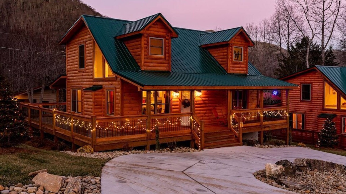 Maggie Valley House | Just Built New Cabin In the Valley Year Round Access, The Barn Owl