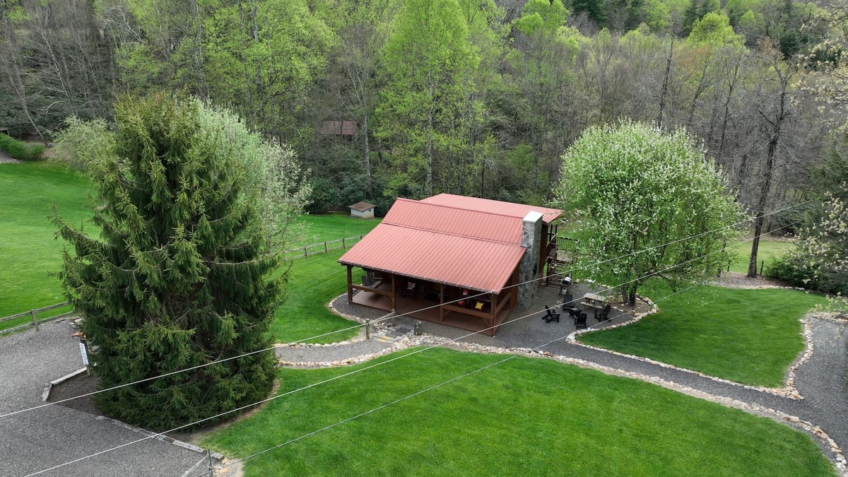 Fancy Gap Cabin | Just Country at Do Drop Inn Cabin Rentals