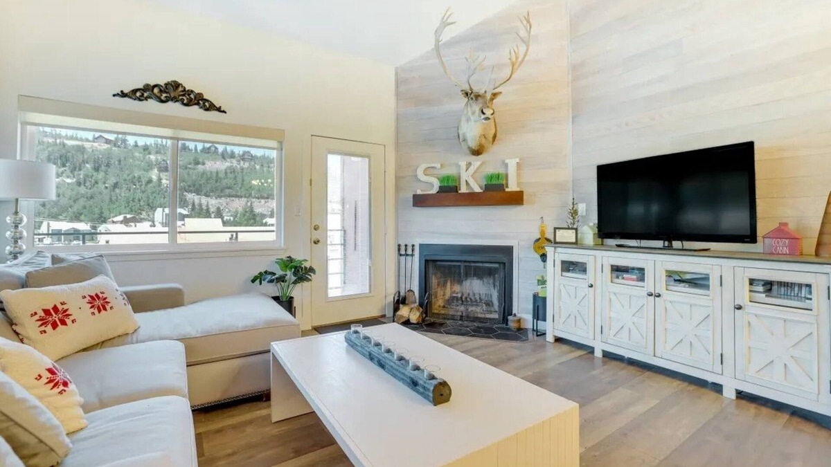 Brian Head Condo | JUST FINISHED RENOVATIONS 2023! A lavishly styled ski in/out winter escape!