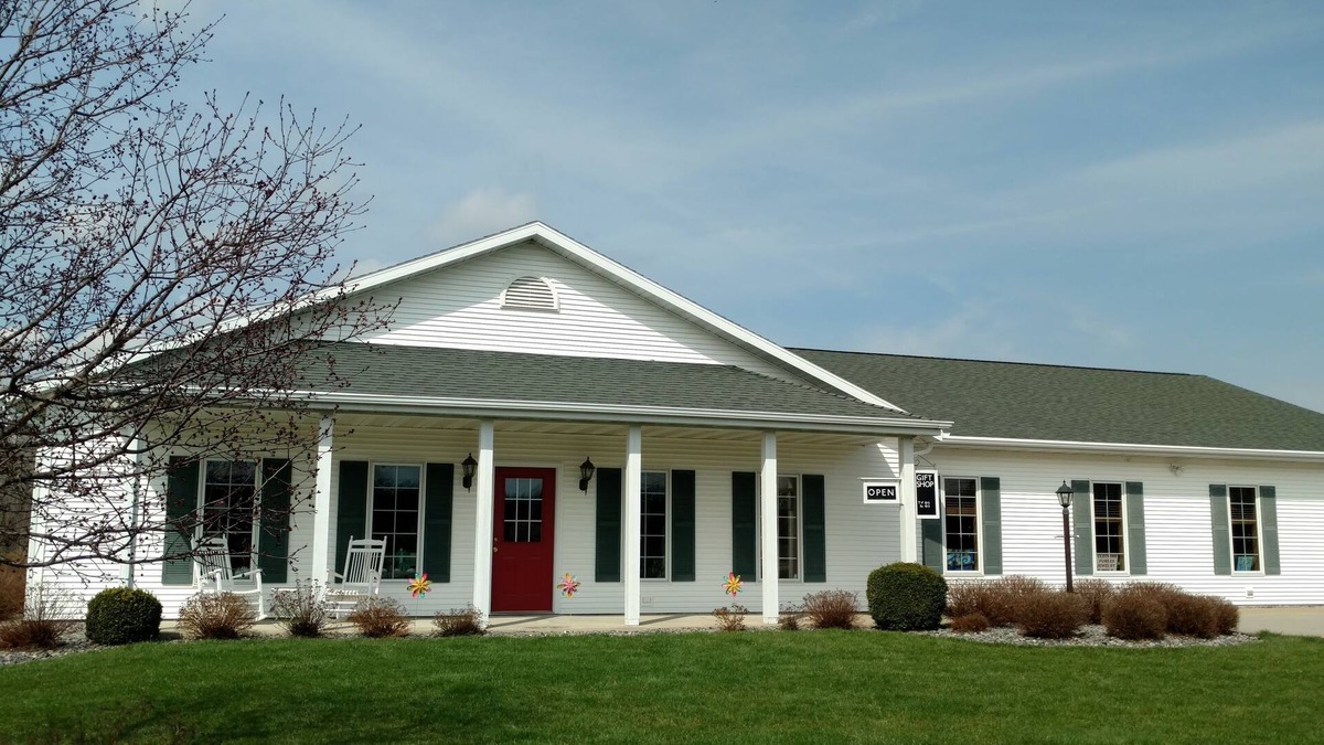 Suamico House | Just Like Home, Private Rooms, Sleeps 16(No Bunk Beds), 13 Miles To Lambeau