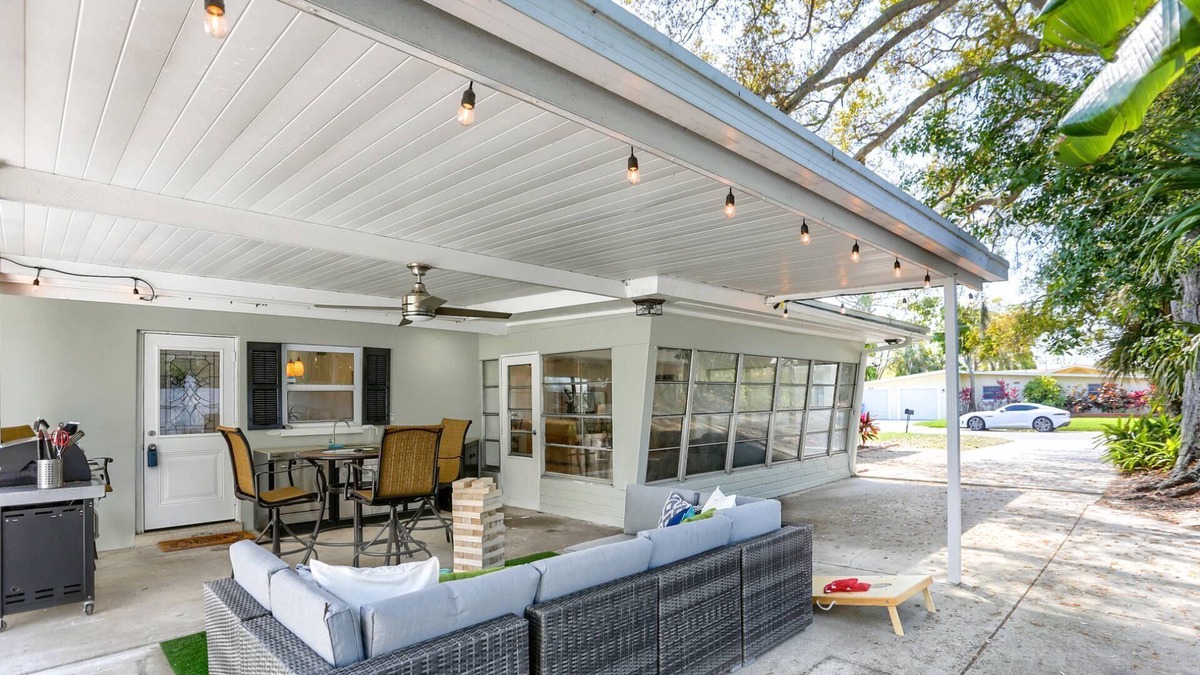 Anona House | Just Minutes to the World's Best Beaches! Beautifully Furnished ~ Gas Grill ~ Family Coastal Escape