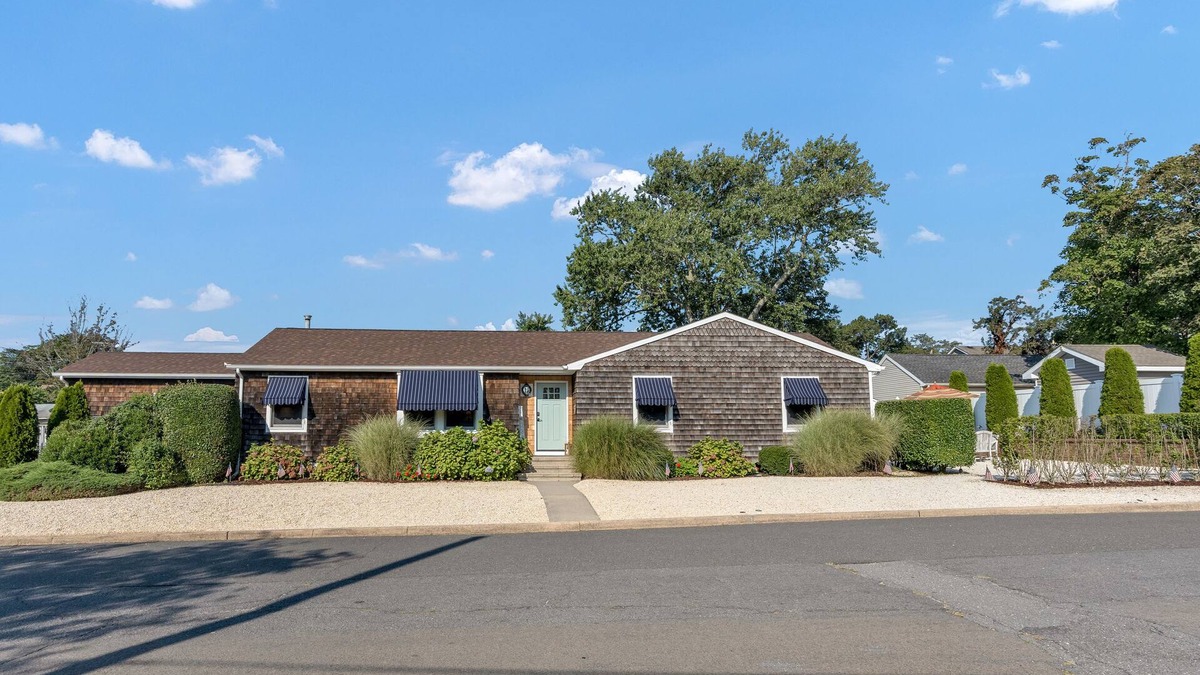 Spring Lake Heights House | Just opened up, two weeks left Summer Rental with Pool & Beach badges!
