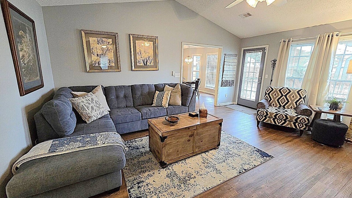 Jonesboro House | Just Remodeled! Great Neighborhood & Close to NEA Hospital & College Campus