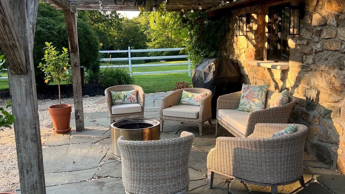 Bernardsville Cottage | Just Renovated 1 Bedroom Cottage on Bernardsville Mountain