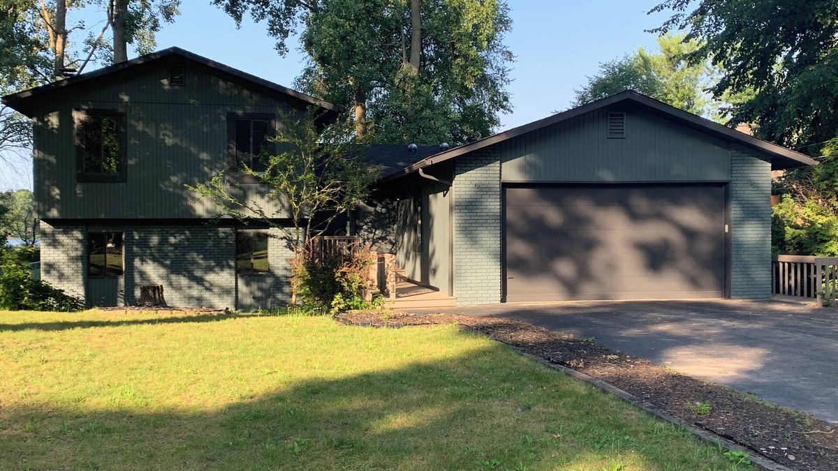 Lake Orion House | Just renovated lake home, near everything, feels like the middle of nowhere!