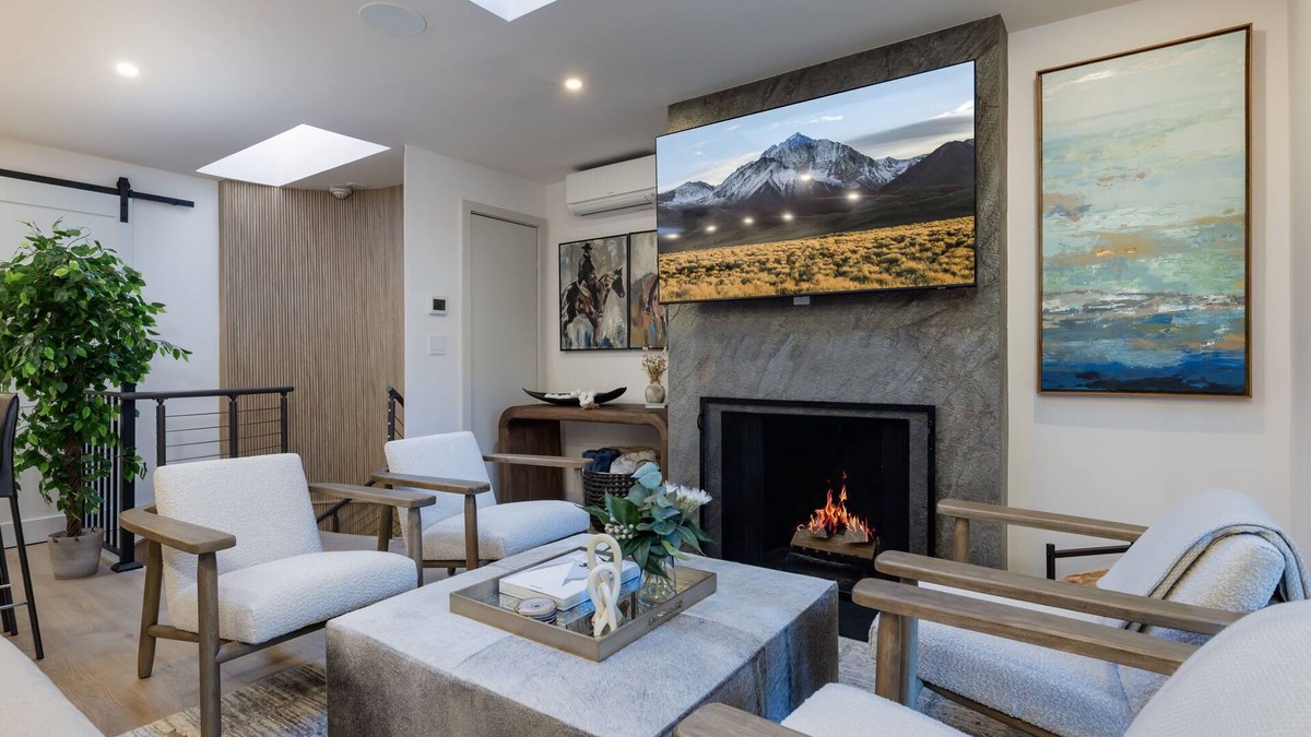 Aspen Condo | Just Renovated Stunning 3BR, 3BA with AC!