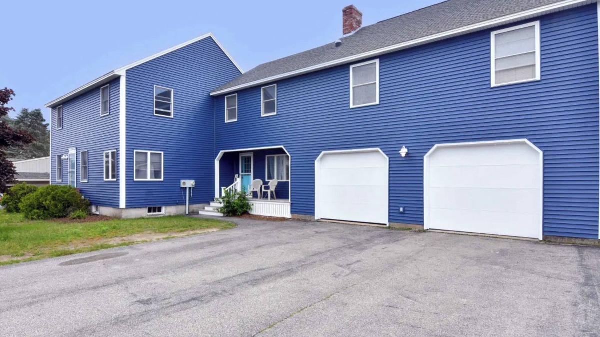 Biddeford House | Just steps from the beach, large families and groups love this Hills Beach home.