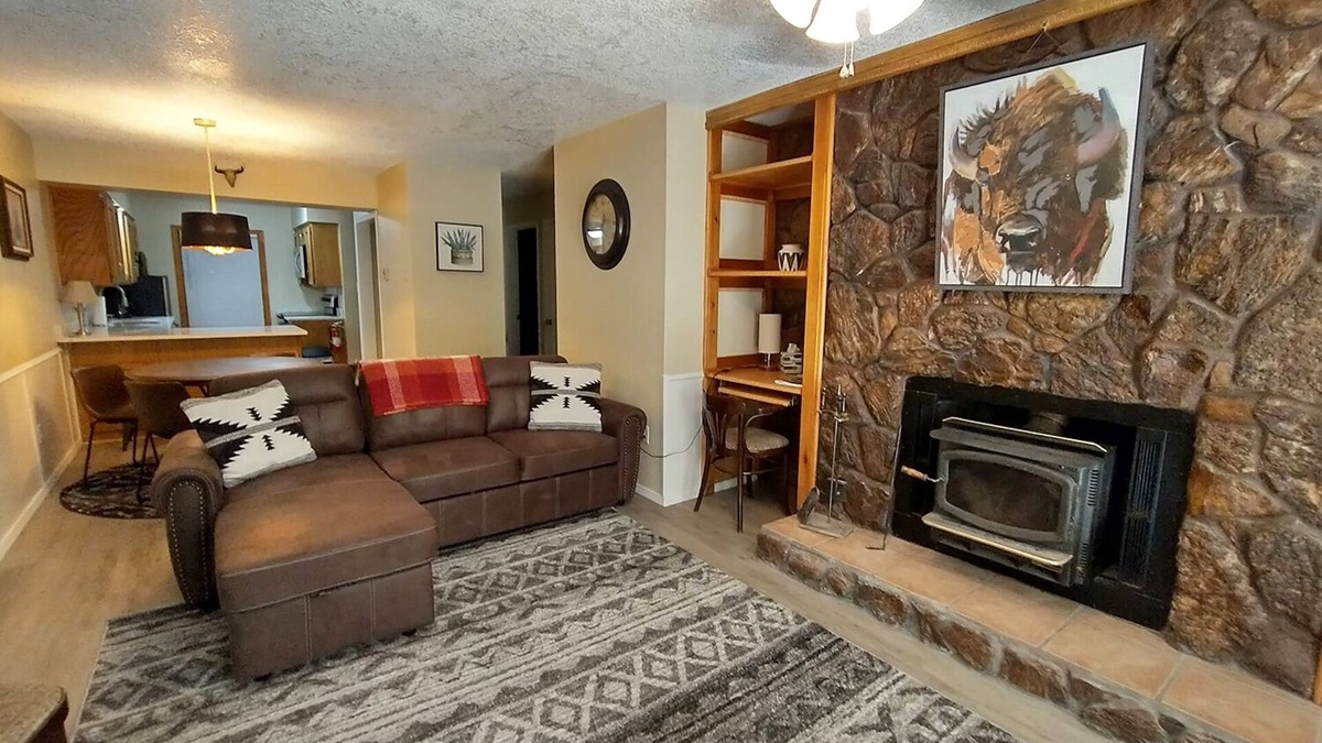 Angel Fire Condo | Just steps from the lifts! Dog-friendly Gold Creek Condo