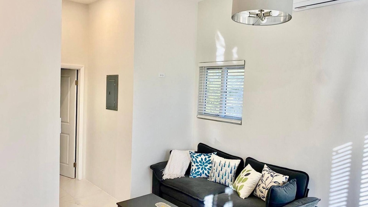 Jimmy Hill Villa | Just steps to a beautiful beach