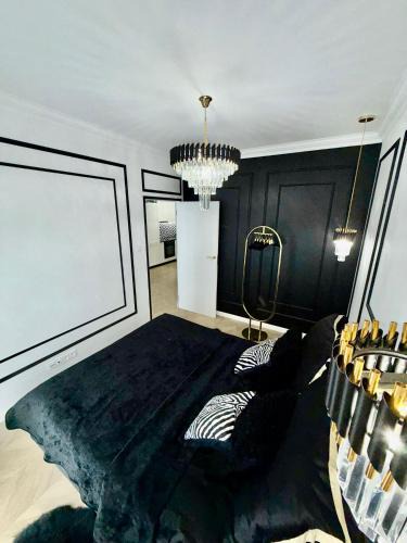 Grunwald Apartment | Just Unique black