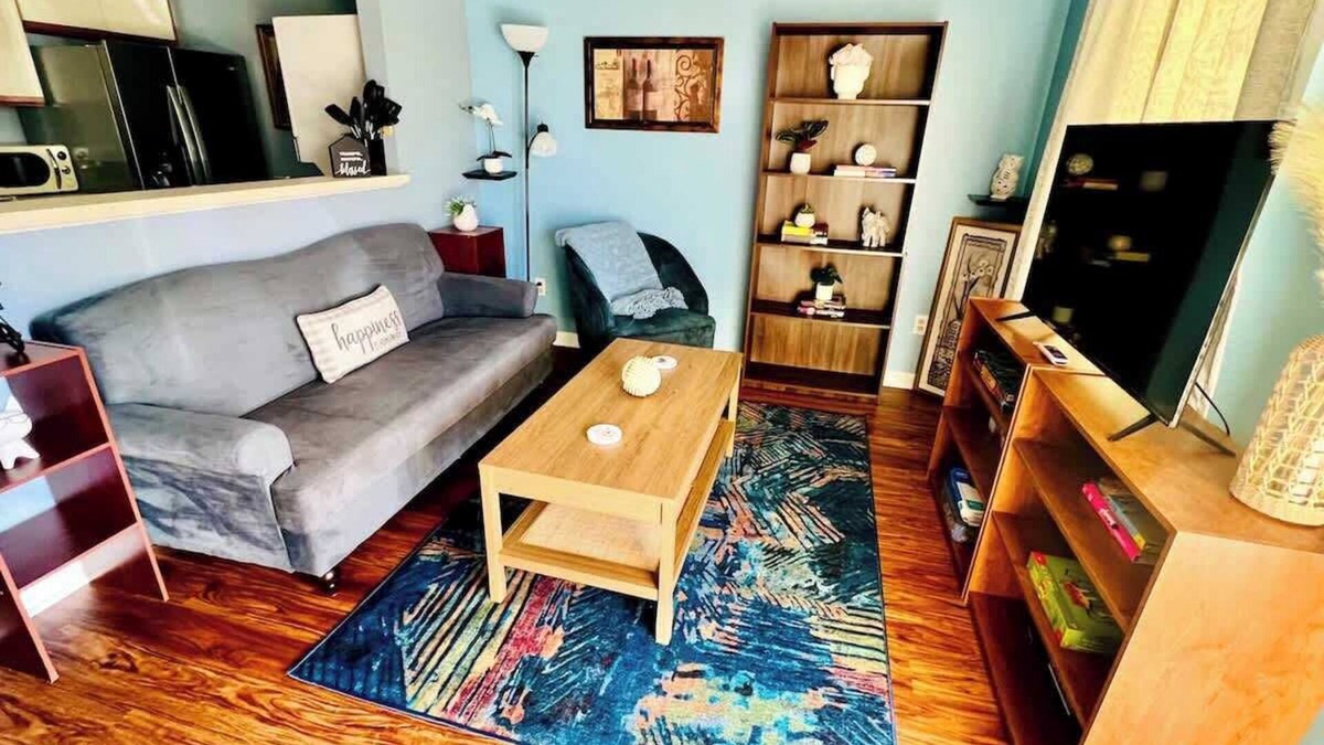 Auburn Condo | Just What You Need: Across from Vet School - Full Kitchen, Queen Bed, Pools