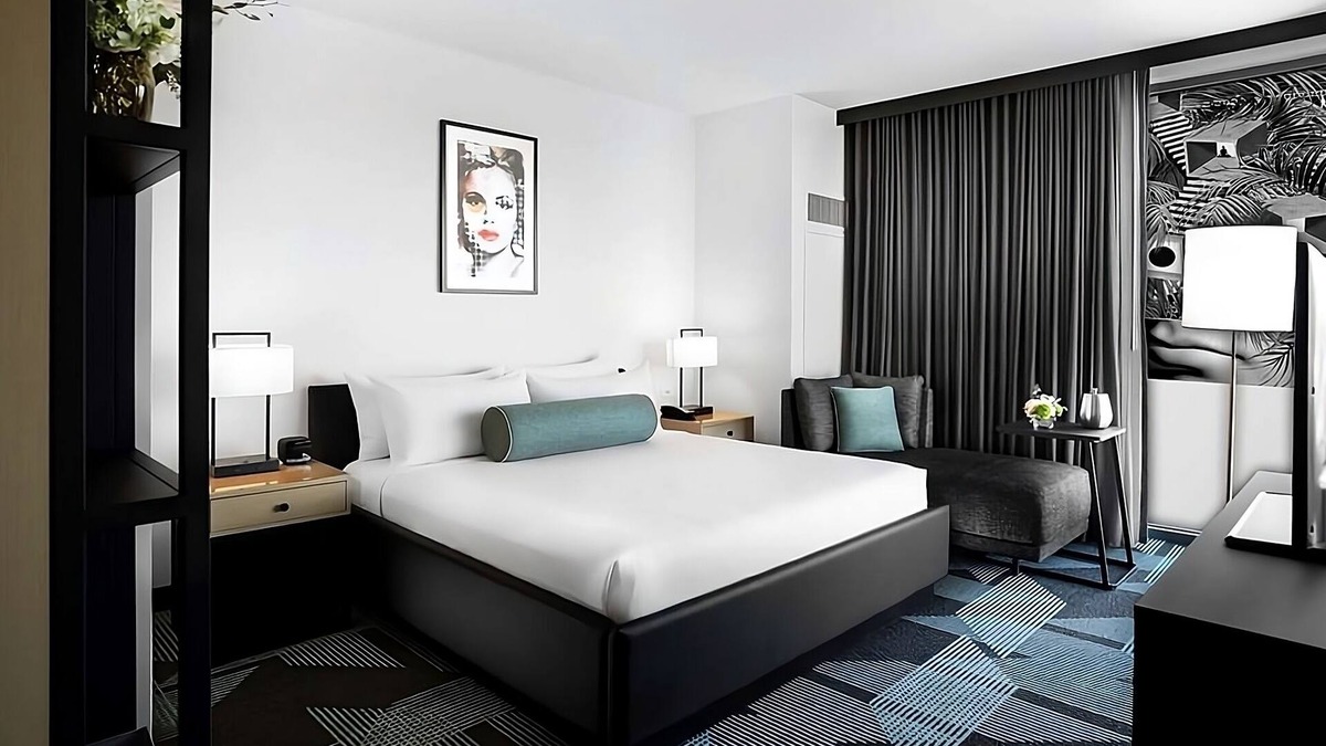 Downtown Las Vegas Hotel | Just What You Were Looking For! Free Parking, Pets Allowed, Rooftop Pool
