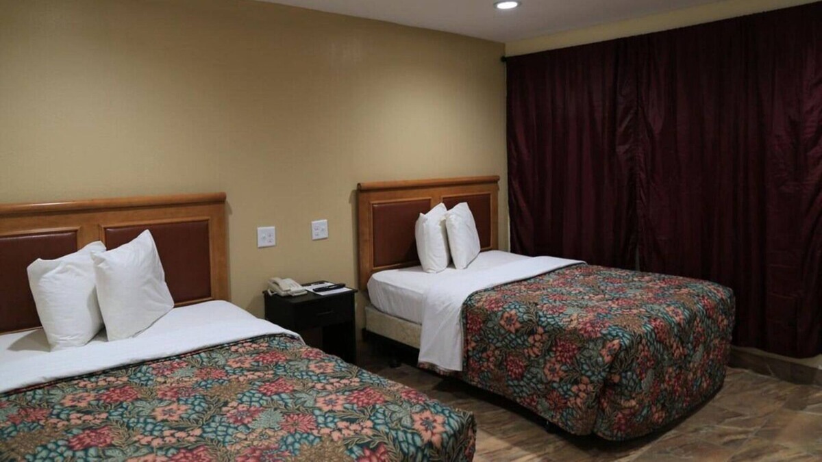 Beeville House | Just What You Were Looking For! 3 Comfortable Units, Pets Allowed