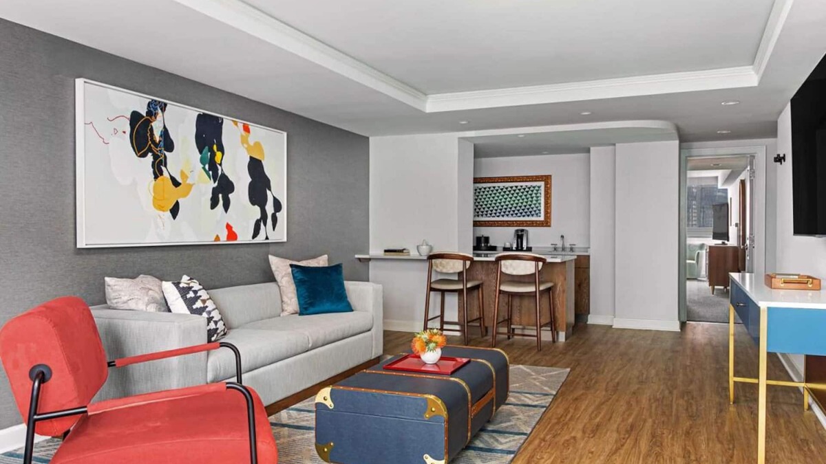 Downtown Chicago Resort | Just What You Were Looking For! Near Chicago Tribune Tower, Pets are Allowed