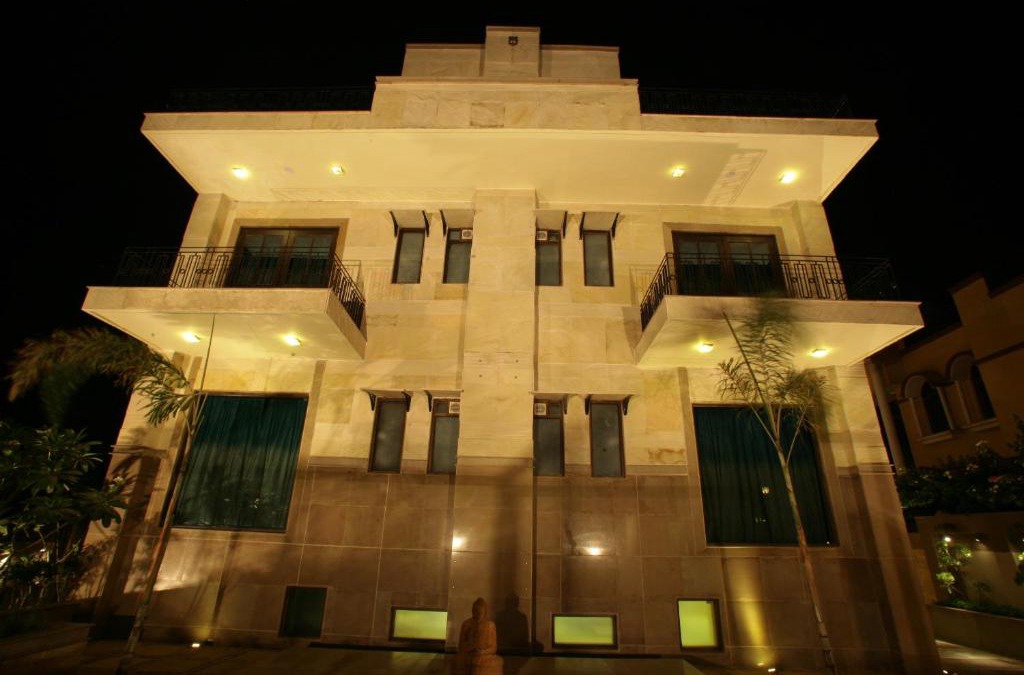 DLF Phase 3 Hotel | juSTa Gurgaon