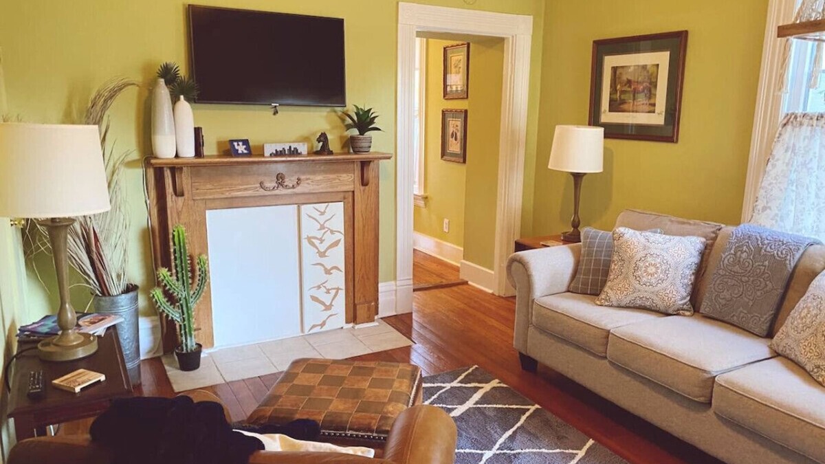 Lexington House | JW's LOFT - Pet Fee Additional Charge